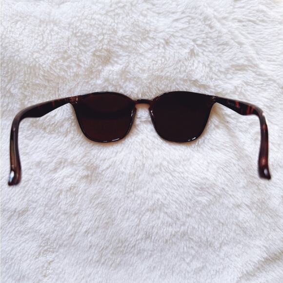 Milo Tortoise Brown Oversized Oval Horn Rims Sunglasses - Picture 8 of 11